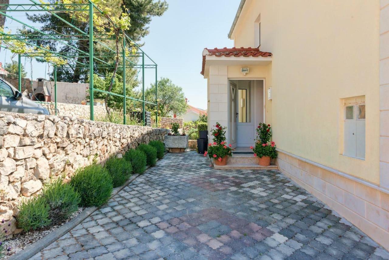 Villa Lille Trogir Exterior photo